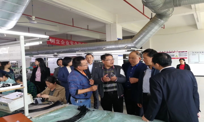 北冰院長(zhǎng)湖南省政協(xié)邀請(qǐng)參與“三進(jìn)三助”衡陽(yáng)、永州、郴州考察調(diào)研